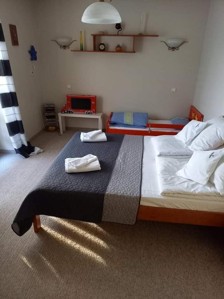 Villa Falsztyn Holiday Home Extérieur photo