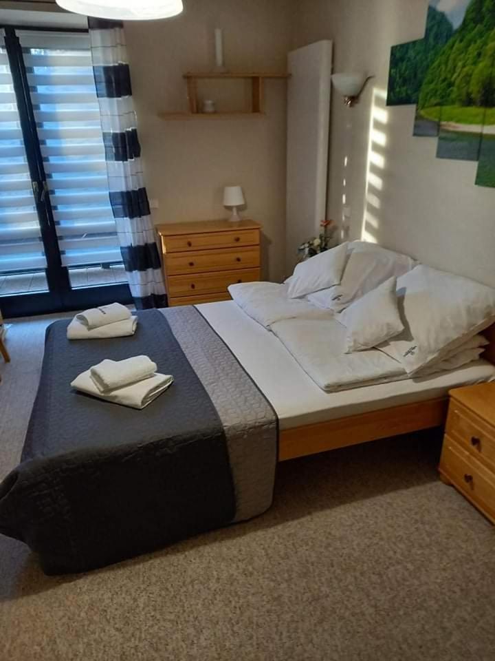 Villa Falsztyn Holiday Home Extérieur photo